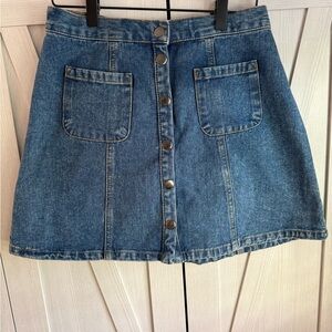 ✨3 BDG Skirts for $40✨
BDG Blue Denim Mini Skirt